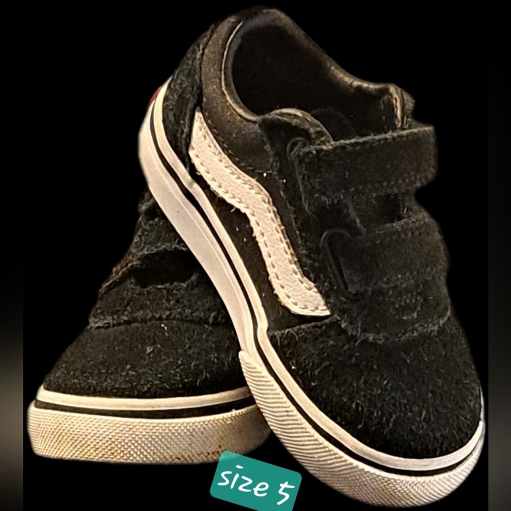 Kids Black Vans Velcro Skate Shoes with White Stripe